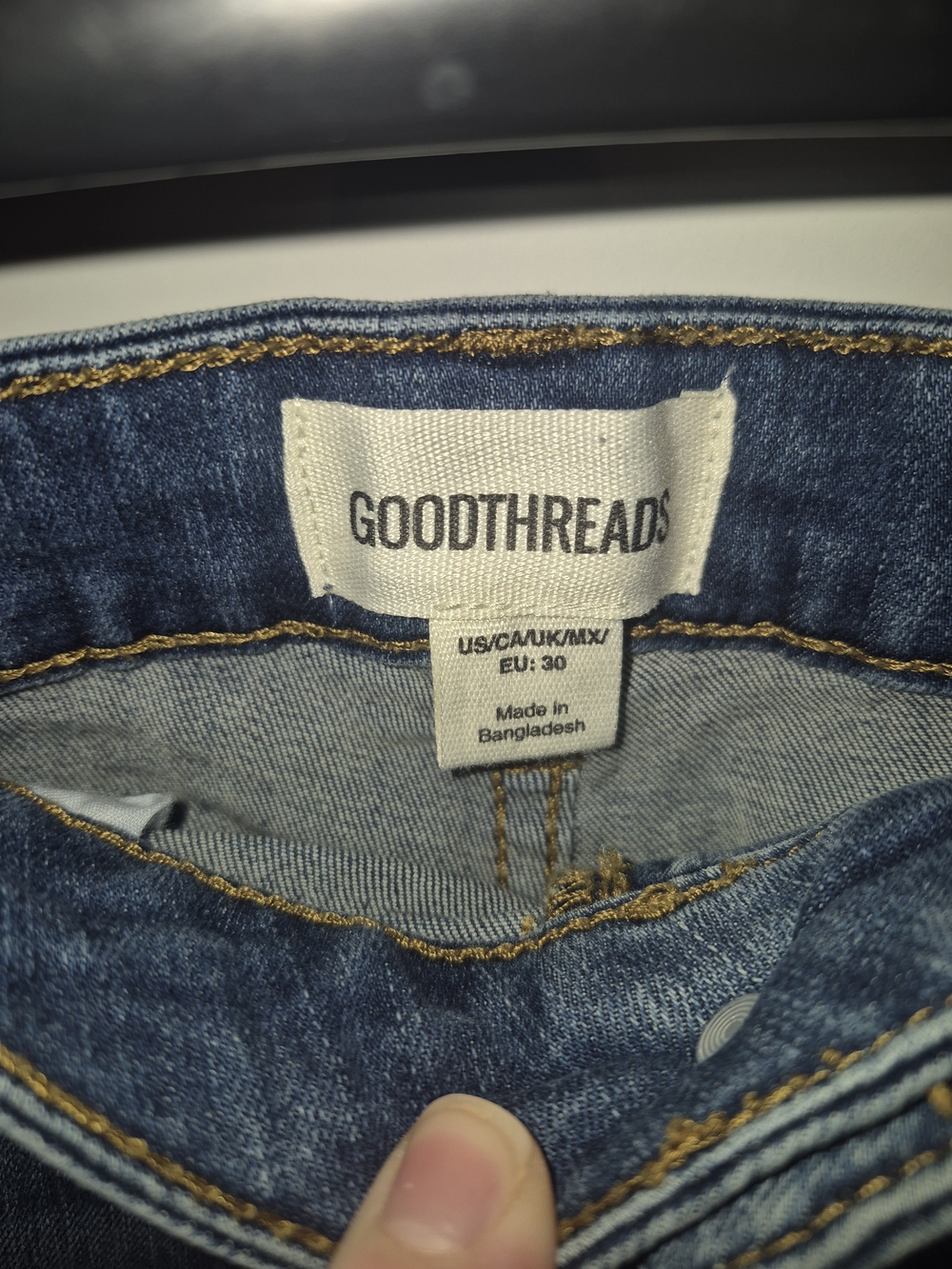 Goodthreads Women's Medium Blue Denim Cuffed Shorts - Picture 3 of 3